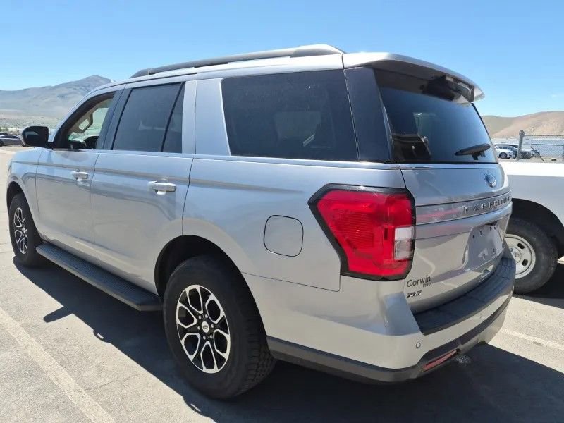 Used 2022 Ford Expedition XLT AWD/4WD image 3