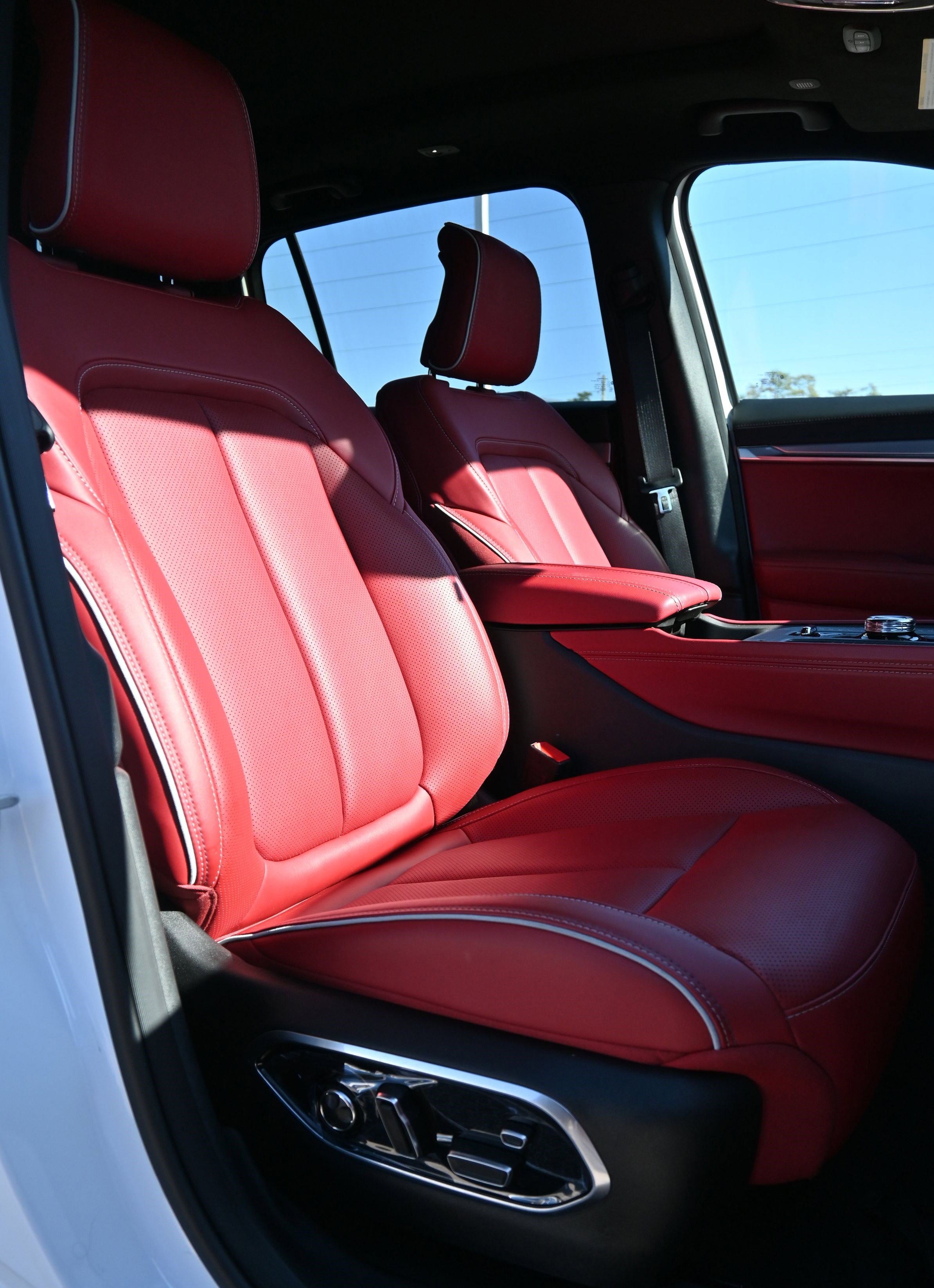 Used 2024 Jeep Wagoneer Launch Edition image 36