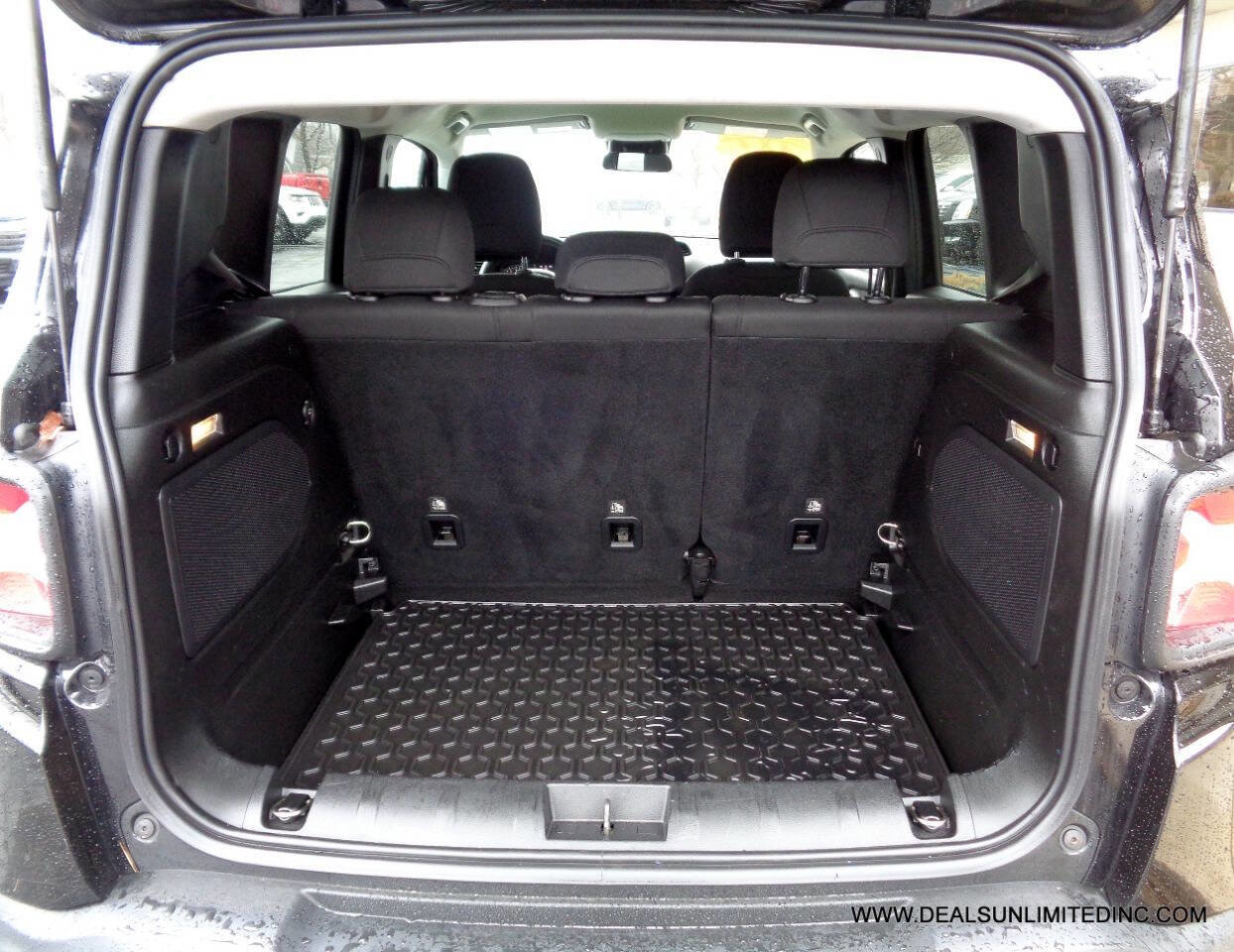 Used 2015 Jeep Renegade Latitude image 18