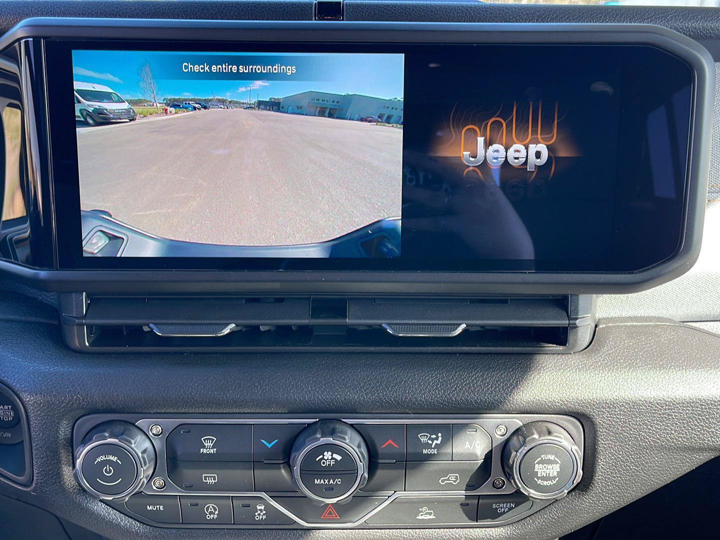 New 2026 Jeep Gladiator Sport AWD/4WD image 16