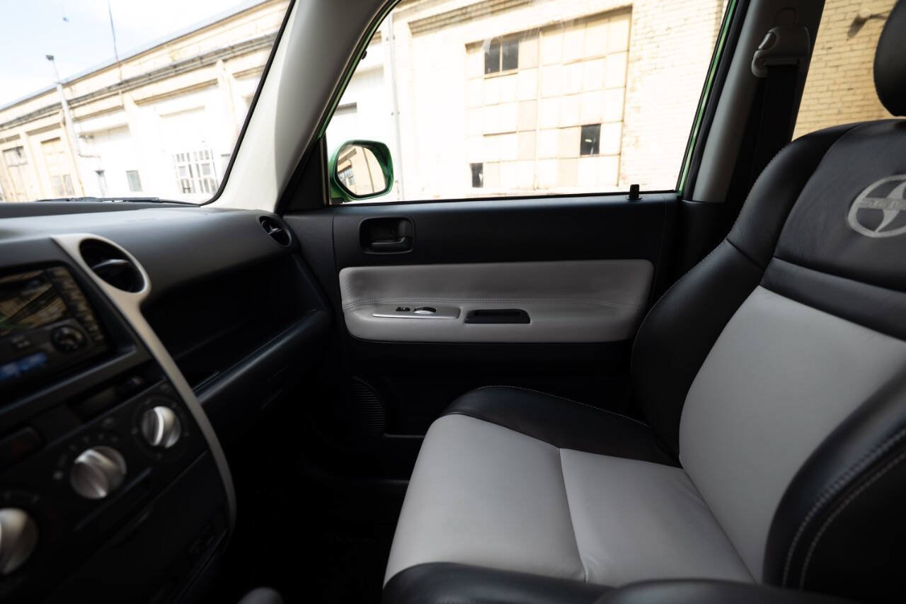 Used 2006 Scion xB FWD image 86