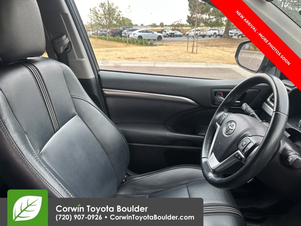Used 2017 Toyota Highlander SE AWD/4WD image 8