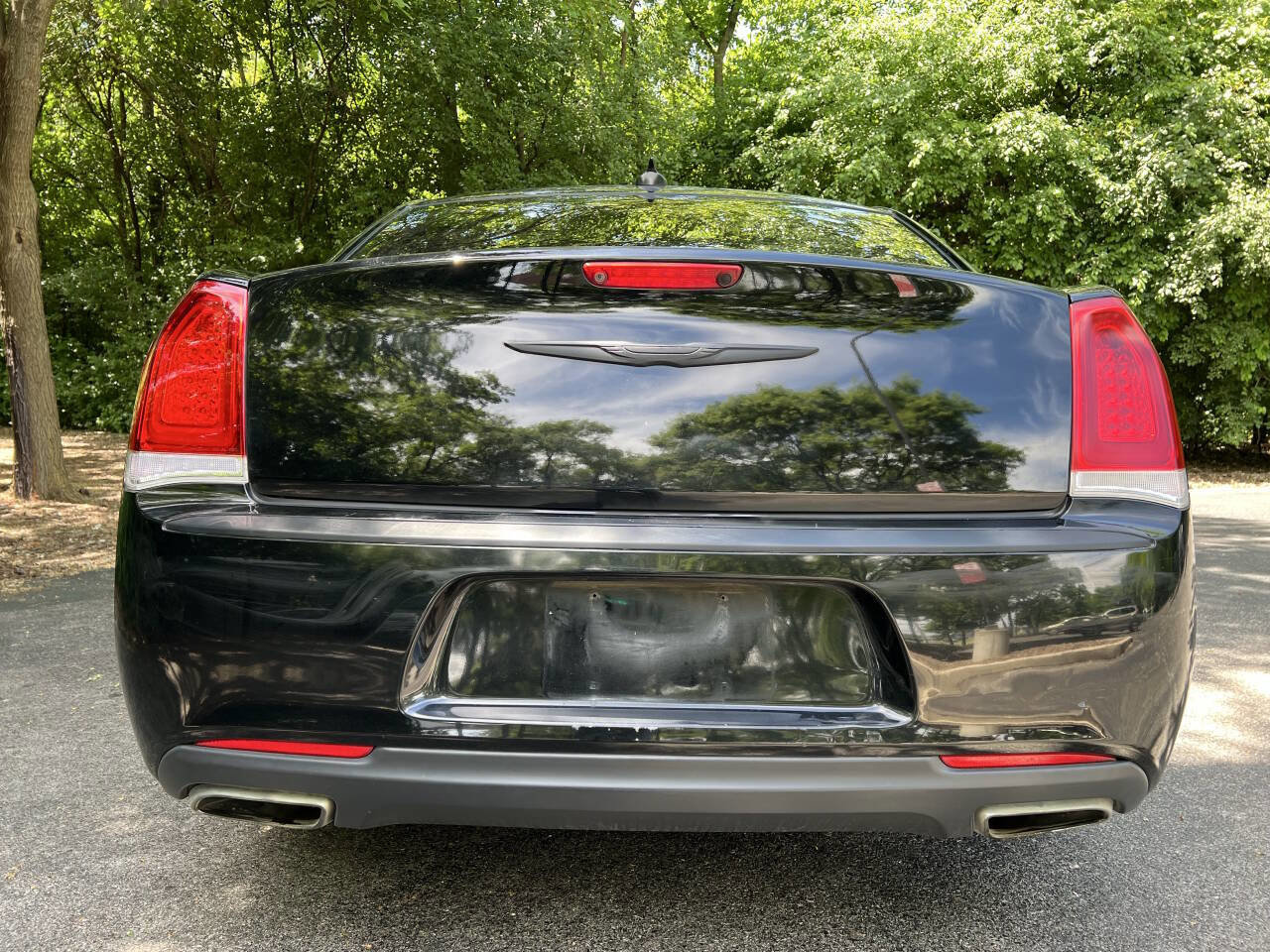 Used 2018 Chrysler 300 Touring L AWD/4WD image 5