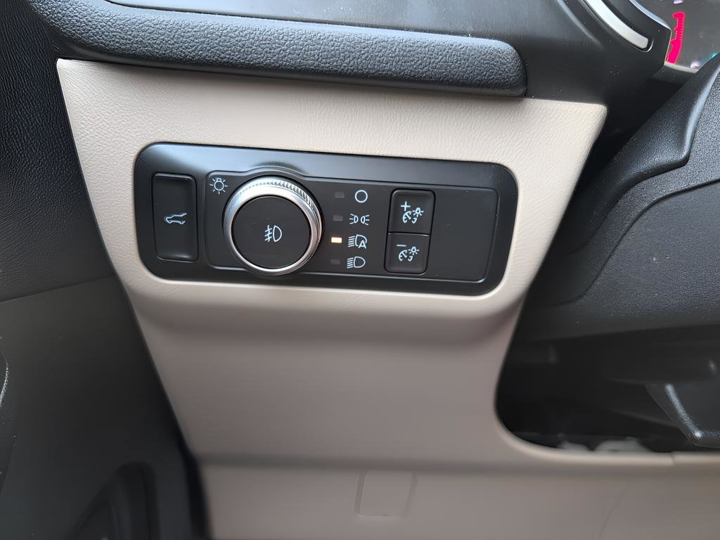 Used 2020 Ford Escape SEL image 23