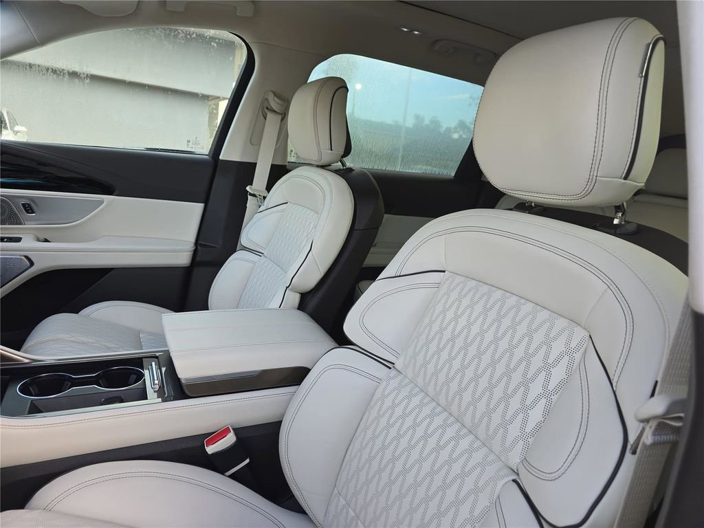 New 2024 Lincoln Nautilus Black Label image 18