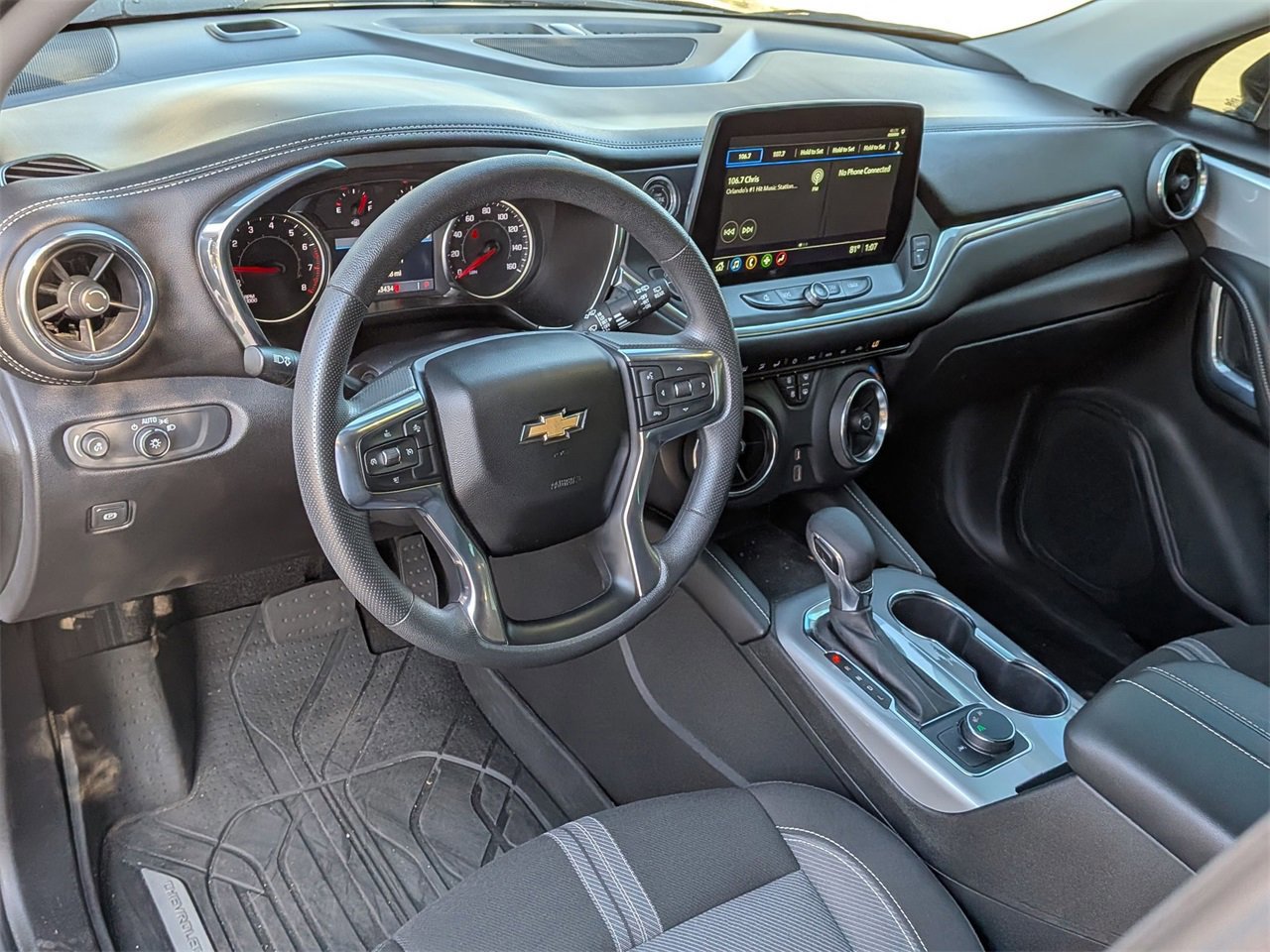 Used 2023 Chevrolet Blazer LT image 9