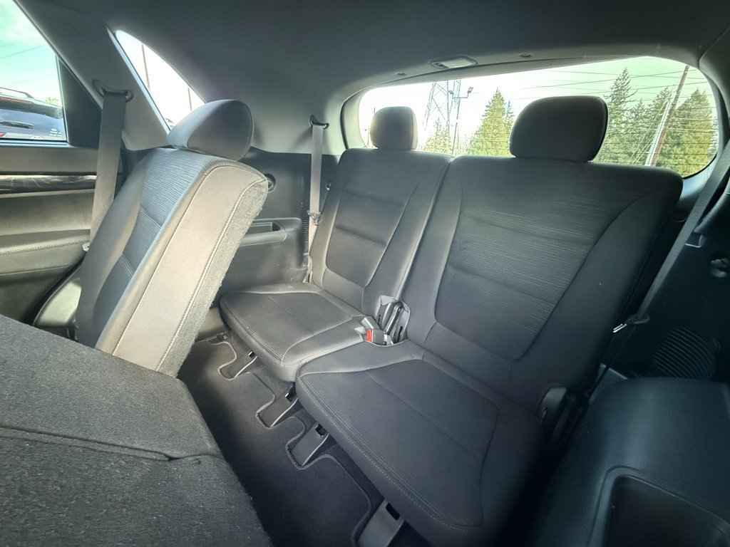 Used 2015 Kia Sorento LX image 17