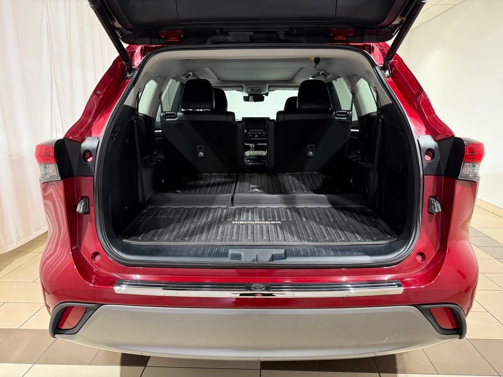Used 2022 Toyota Highlander Platinum AWD/4WD image 12