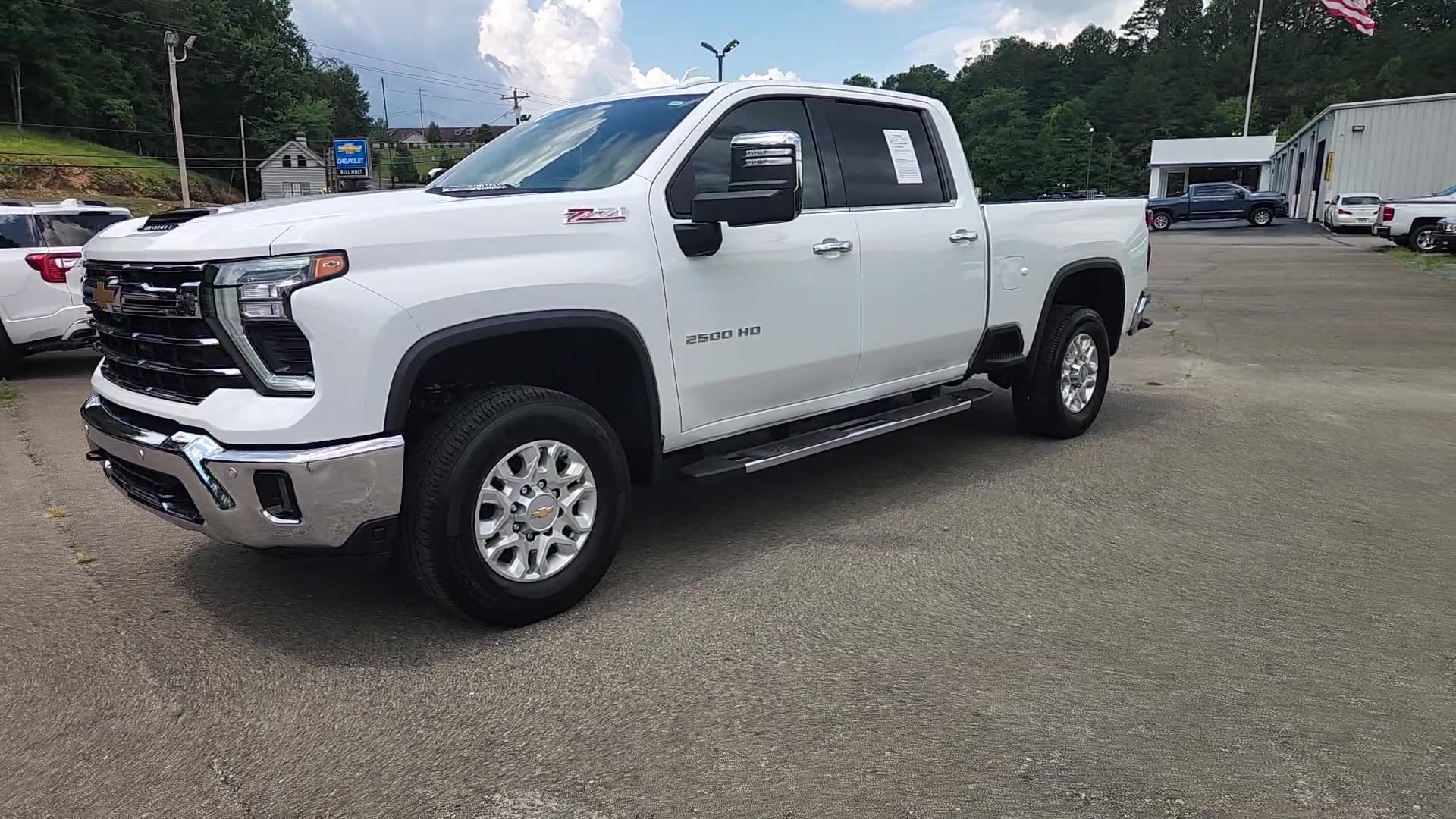 Used 2024 Chevrolet Silverado 2500 LTZ w/ LTZ Convenience Package AWD/4WD image 11