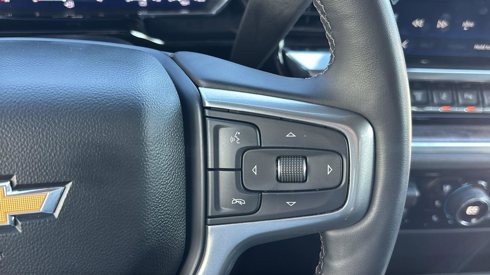 Certified 2024 Chevrolet Silverado 2500 LTZ w/ LTZ Convenience Package image 26