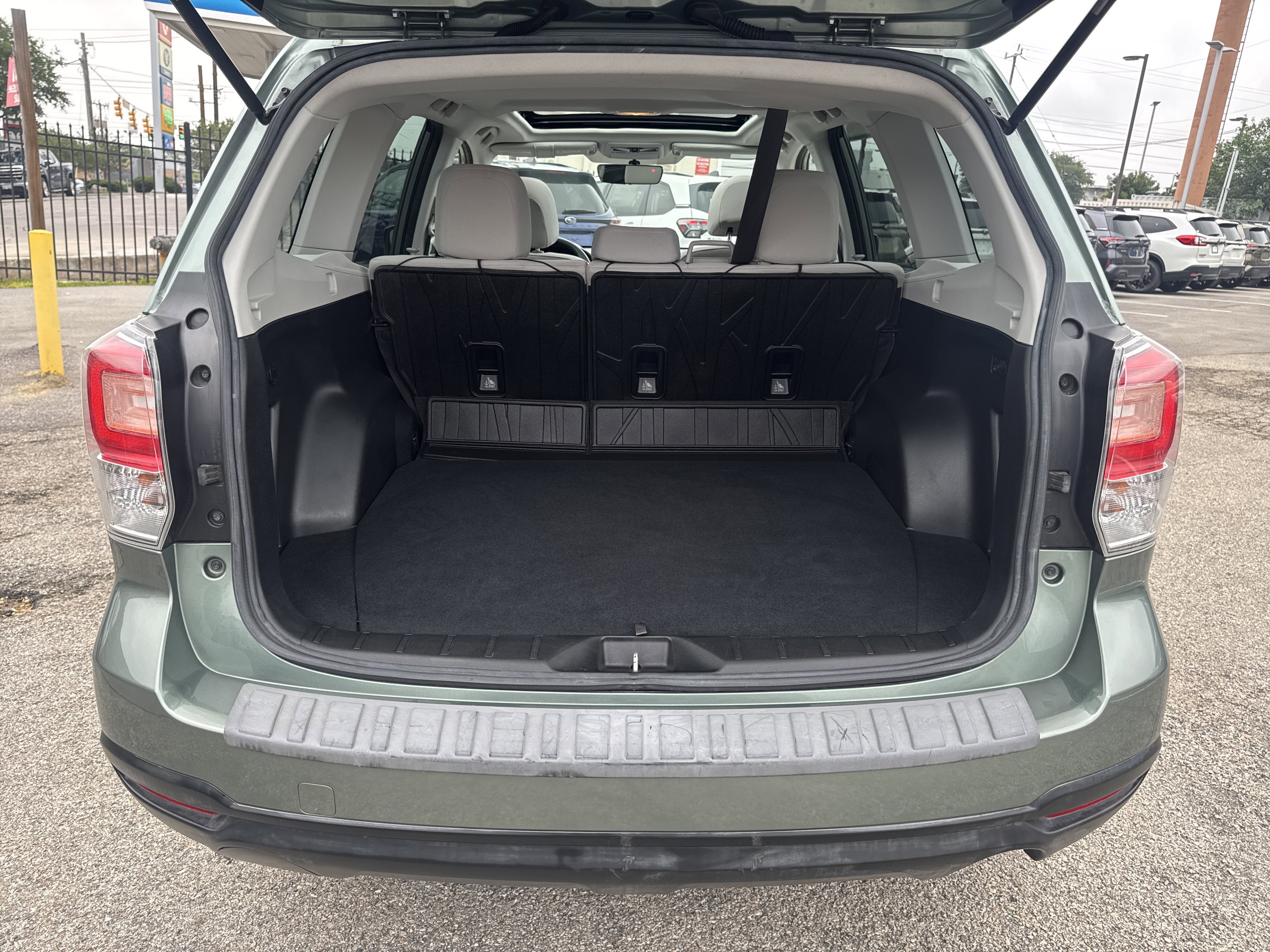 Used 2018 Subaru Forester 2.5i Premium w/ All-Weather Package AWD/4WD image 27
