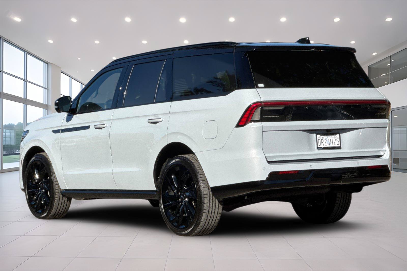 Used 2026 Lincoln Navigator Black Label AWD/4WD image 6