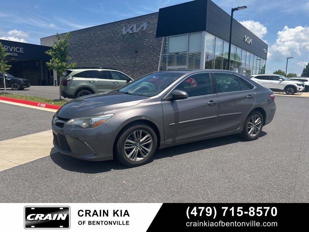 Used 2017 Toyota Camry SE FWD video 1