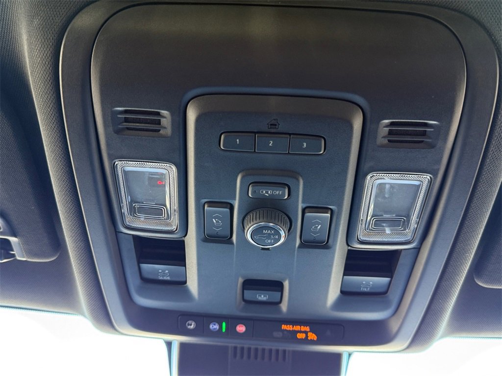 Used 2023 Chevrolet Tahoe Z71 w/ Luxury Package image 19