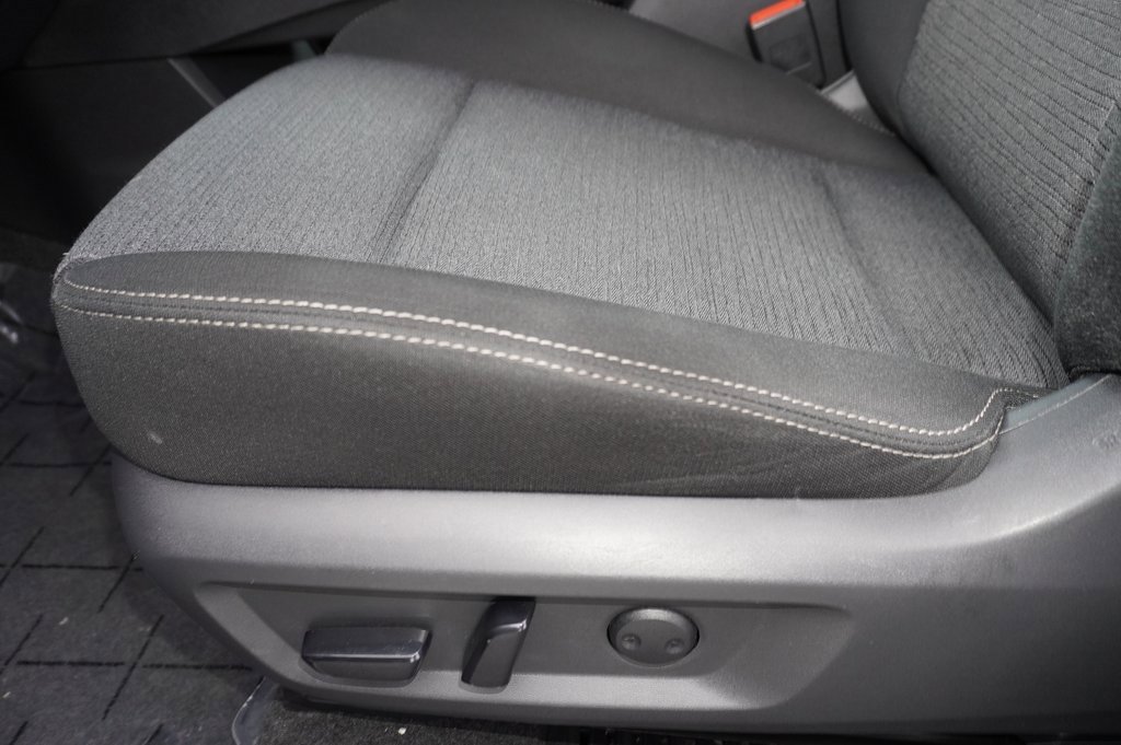 Used 2022 Nissan Rogue SV image 12