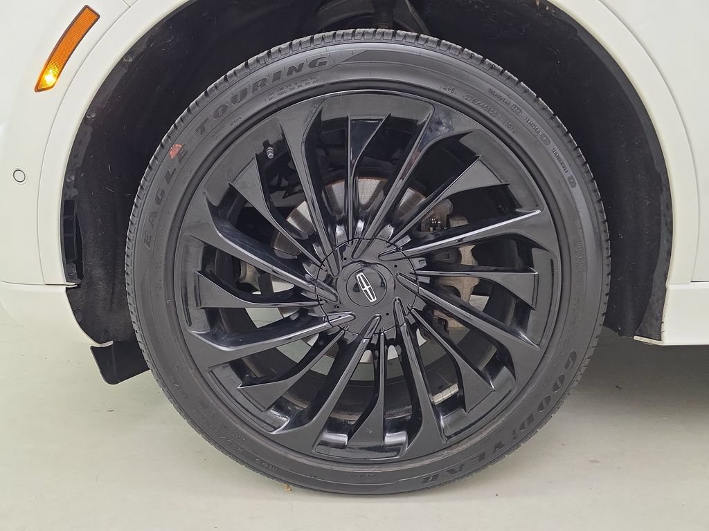 Used 2023 Lincoln Aviator Reserve w/ Equipment Group 201A AWD/4WD image 11