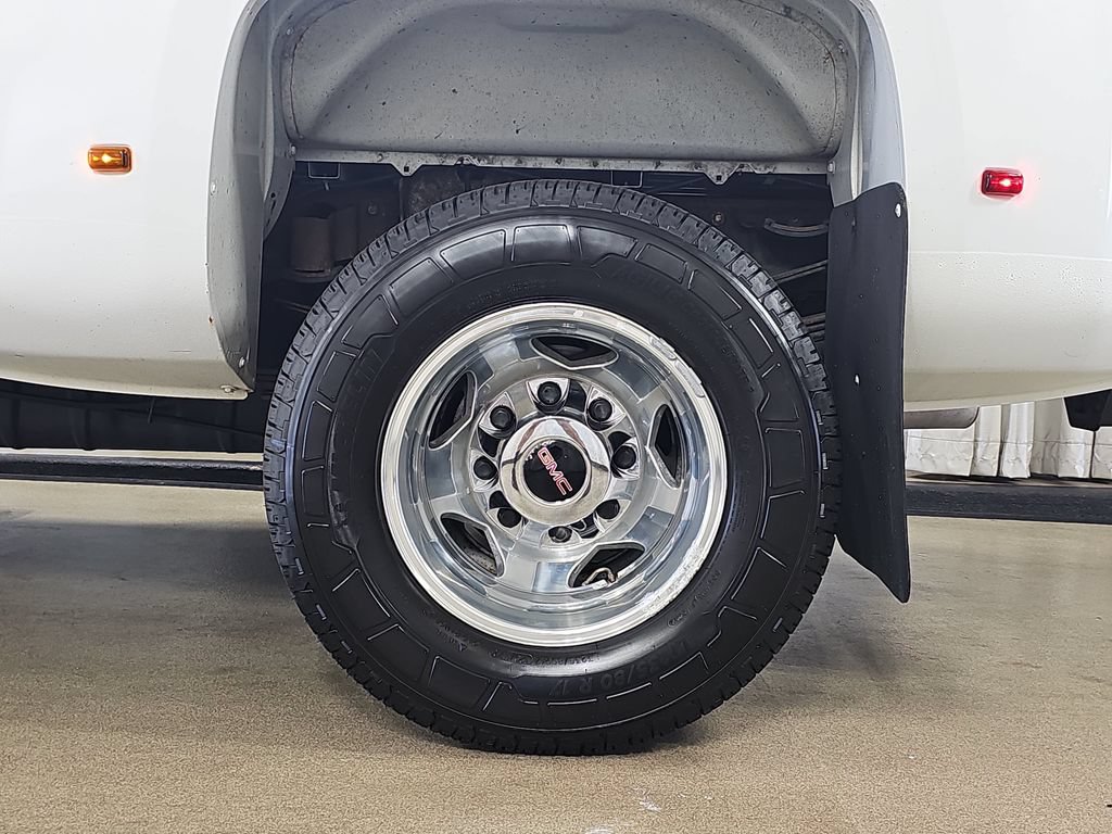 Used 2016 GMC Sierra 3500 Denali w/ Duramax Plus Package AWD/4WD image 39
