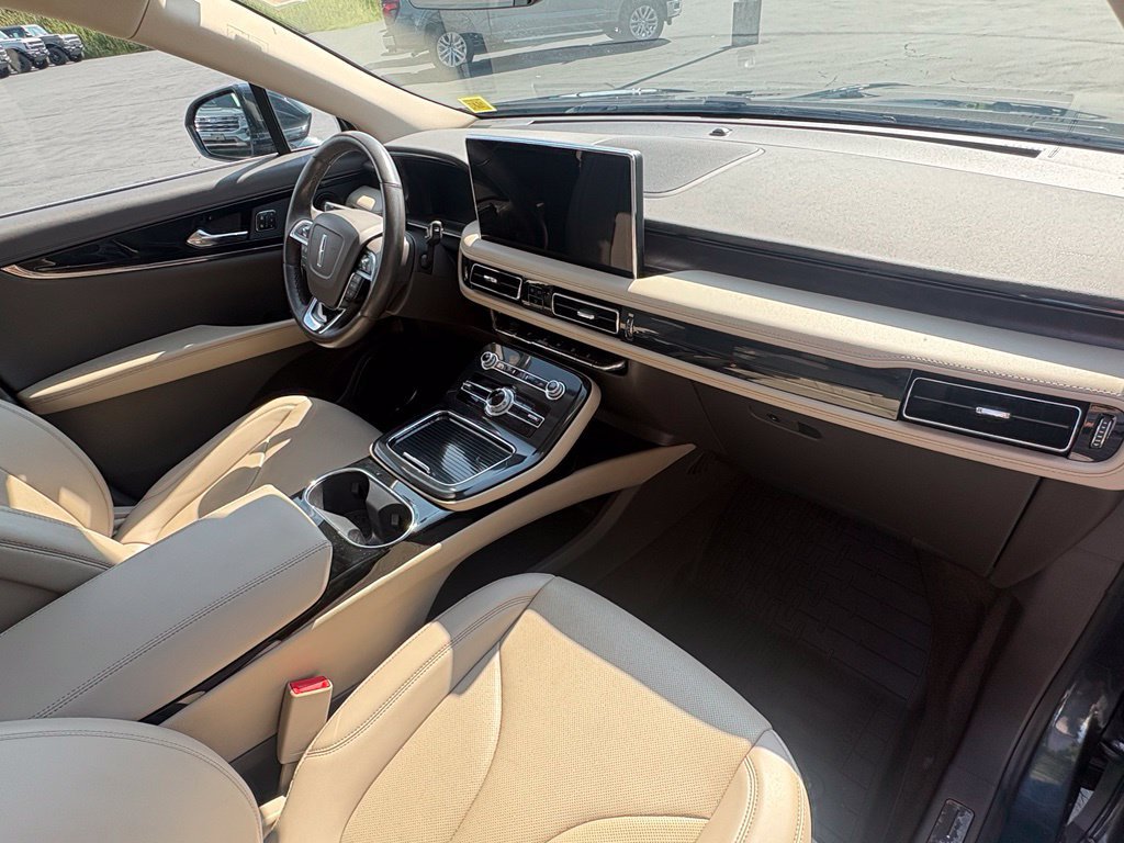 Used 2023 Lincoln Nautilus Reserve w/ Luxury Package AWD/4WD image 25