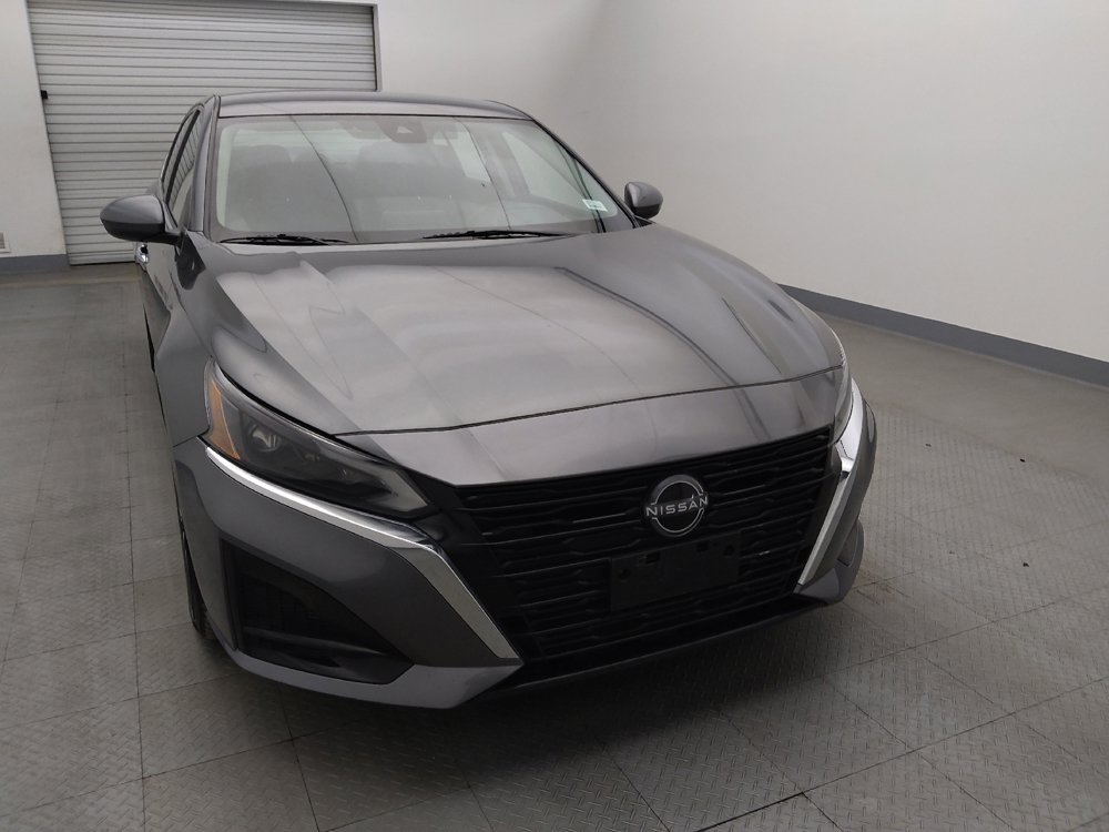 Used 2023 Nissan Altima 2.5 SV image 14