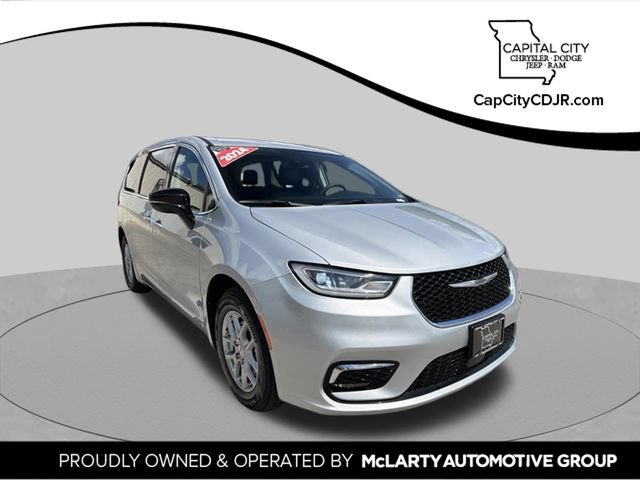 Used 2024 Chrysler Pacifica Touring-L