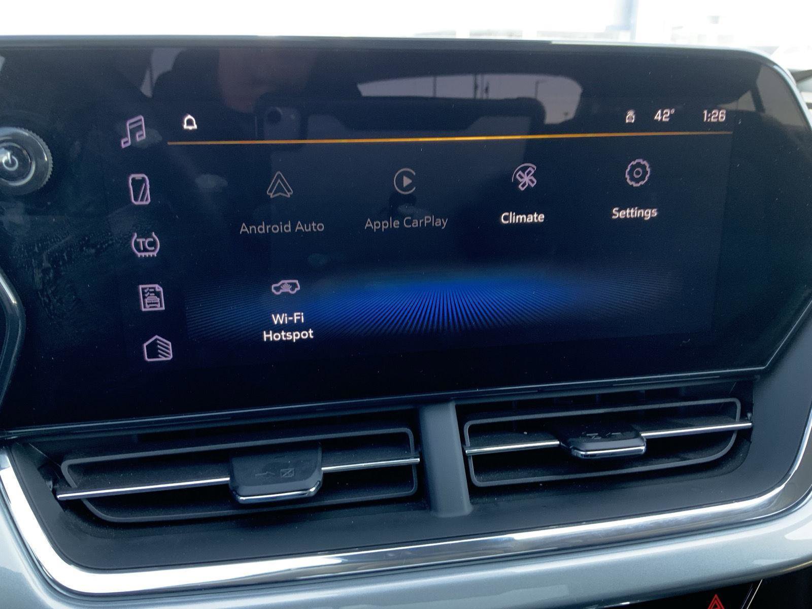 Used 2025 Chevrolet Trax LT w/ LT Convenience Package image 38