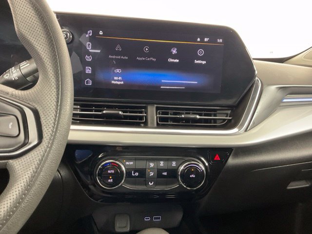 Used 2025 Chevrolet Trax LT FWD image 19