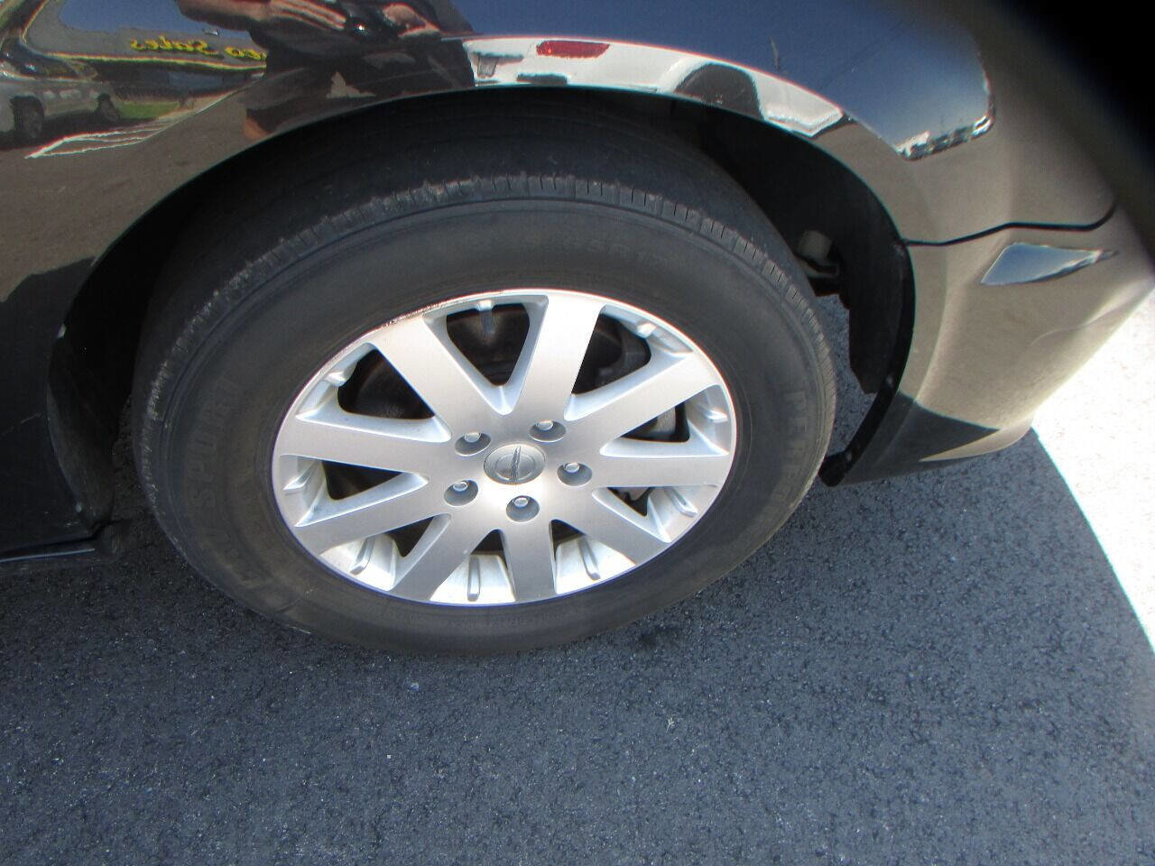 Used 2015 Chrysler Town & Country Touring image 43