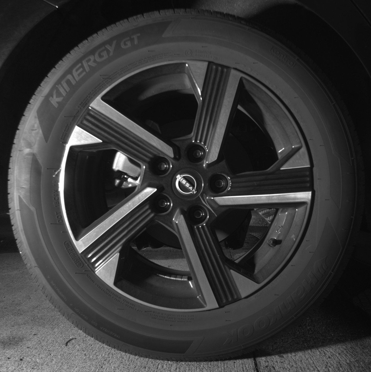 Used 2025 Nissan Sentra SV FWD image 15