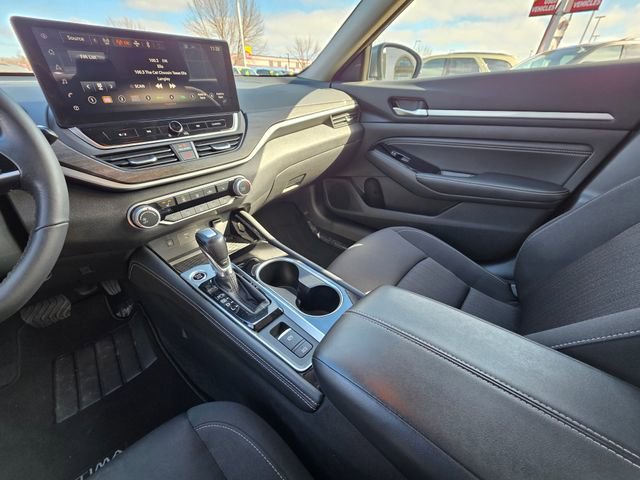 Used 2023 Nissan Altima 2.5 SV image 23