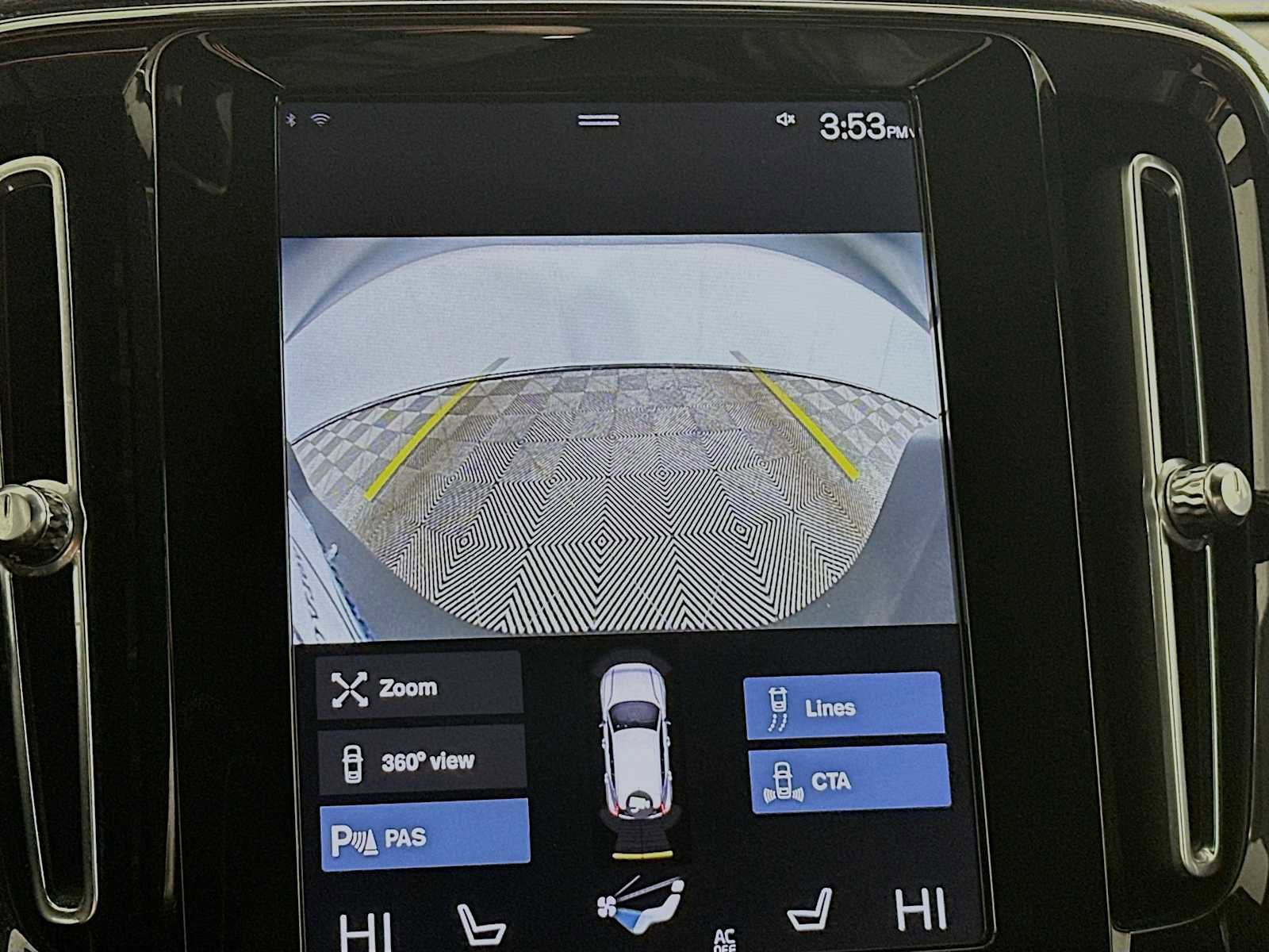 Used 2021 Volvo XC40 T5 R-Design image 15