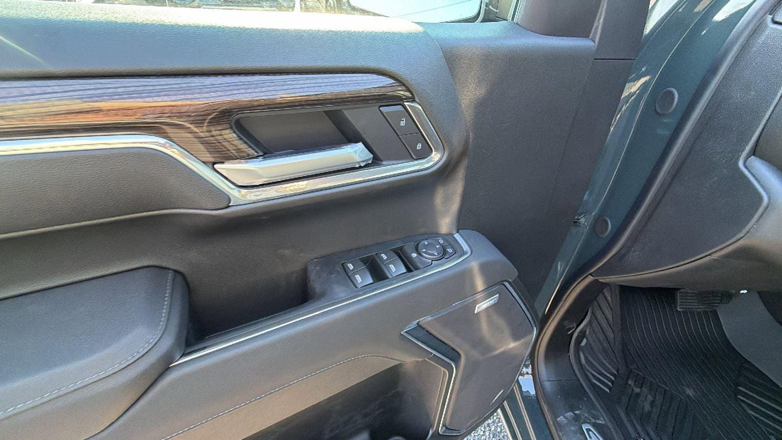 Used 2026 Chevrolet Silverado 1500 LT Trail Boss w/ LT Trail Boss Premium Package AWD/4WD image 12