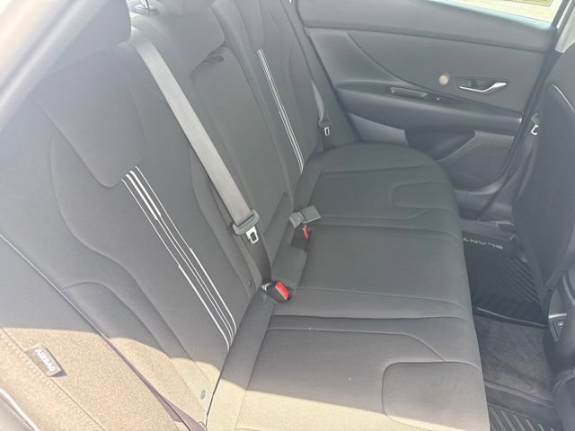 Used 2025 Hyundai Elantra SEL FWD image 18