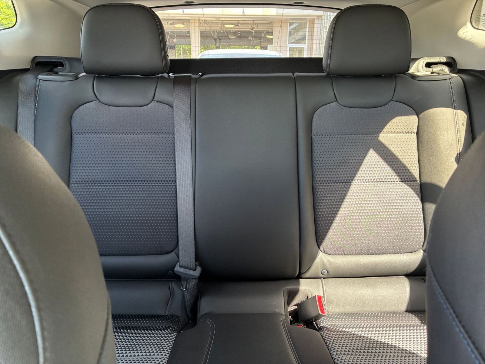 Used 2025 Chevrolet Trax LT image 38