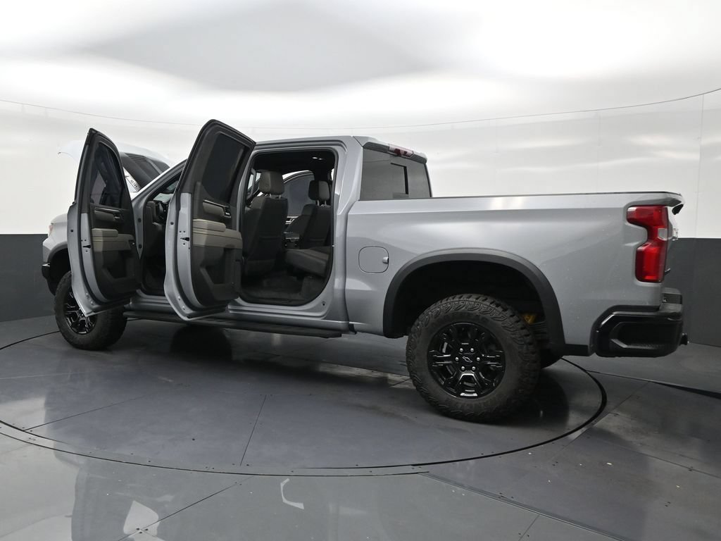 Used 2024 Chevrolet Silverado 1500 ZR2 w/ Technology Package AWD/4WD image 30