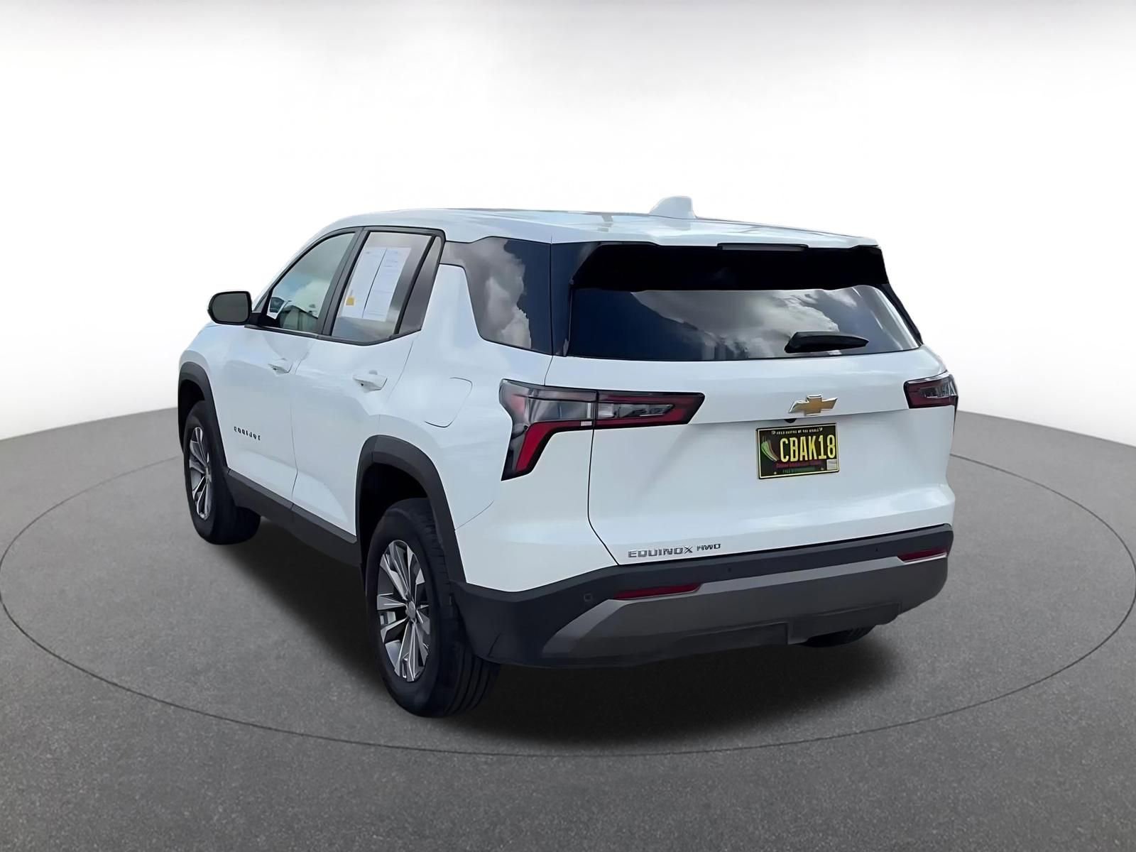 Used 2025 Chevrolet Equinox LT AWD/4WD image 9