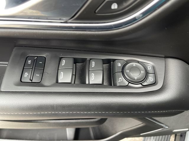 Used 2024 Chevrolet Suburban Z71 w/ Z71 Off-Road Package image 31