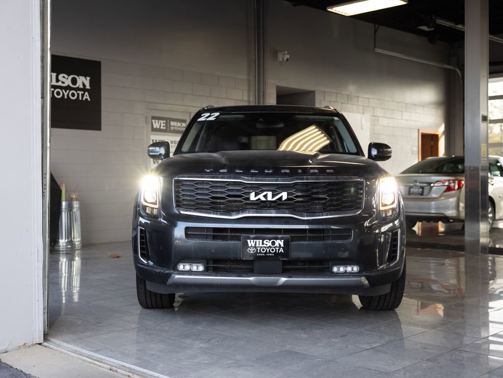 Used 2022 Kia Telluride SX w/ SX Prestige Package image 3