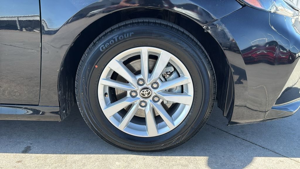 Used 2025 Toyota Camry LE image 33