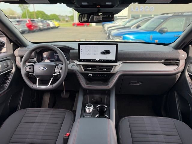 New 2026 Ford Explorer ST-Line w/ ST-Line Street Pack AWD/4WD image 2