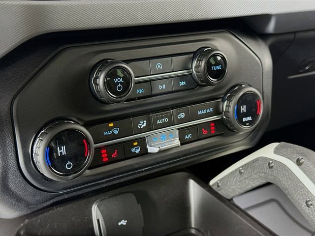 Used 2023 Ford Bronco Black Diamond image 16
