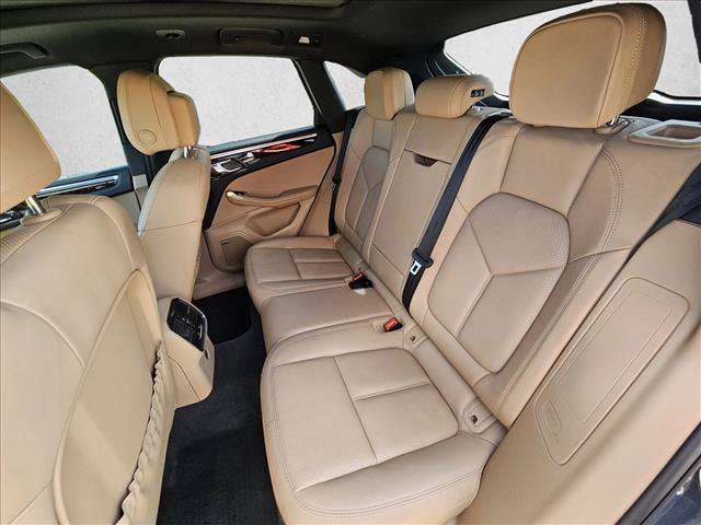 Used 2020 Porsche Macan AWD/4WD image 15