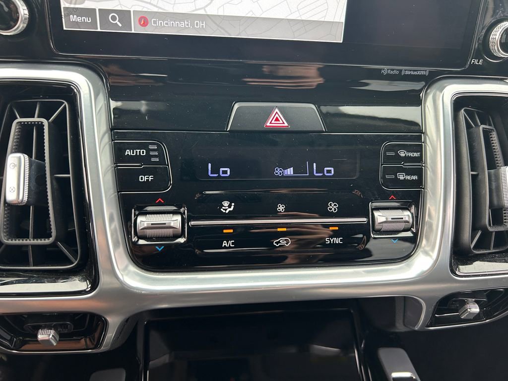 Used 2023 Kia Sorento SX AWD/4WD image 15