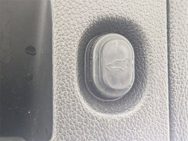 Used 2017 Chevrolet Suburban Premier image 32