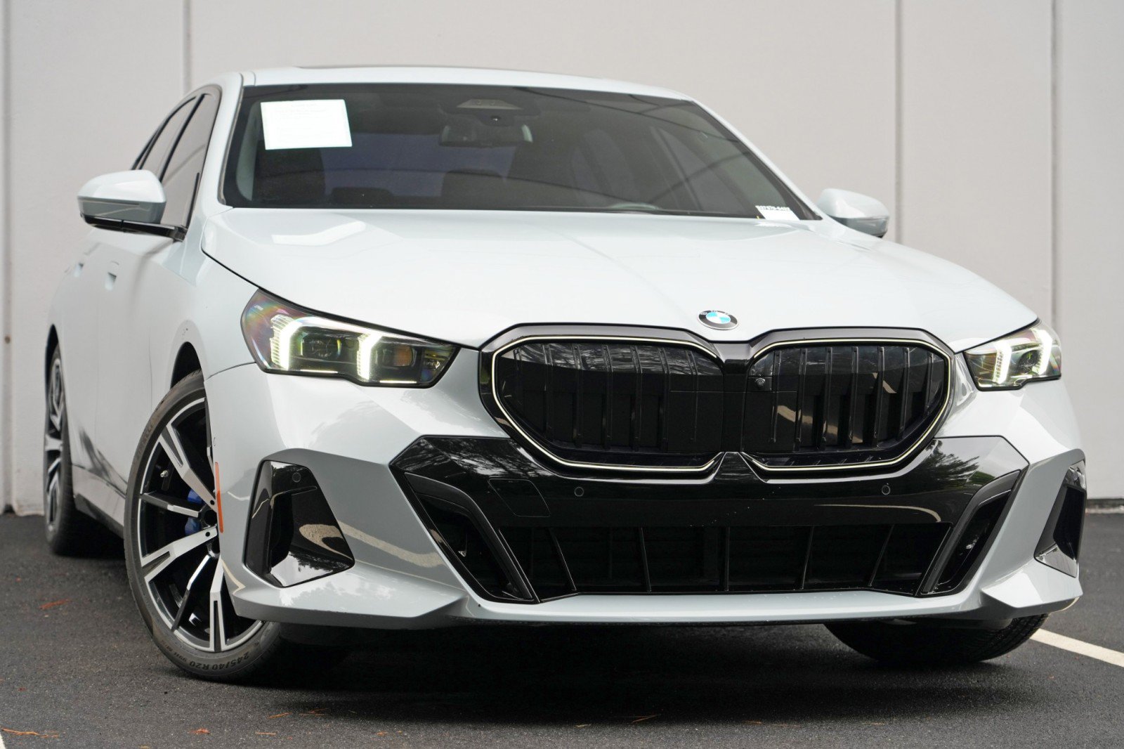 Used 2024 BMW 530i w/ M Sport Package RWD image 4