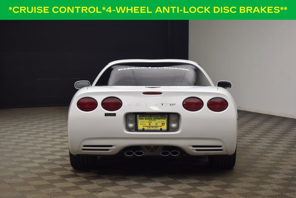 Used 2004 Chevrolet Corvette Coupe image 7