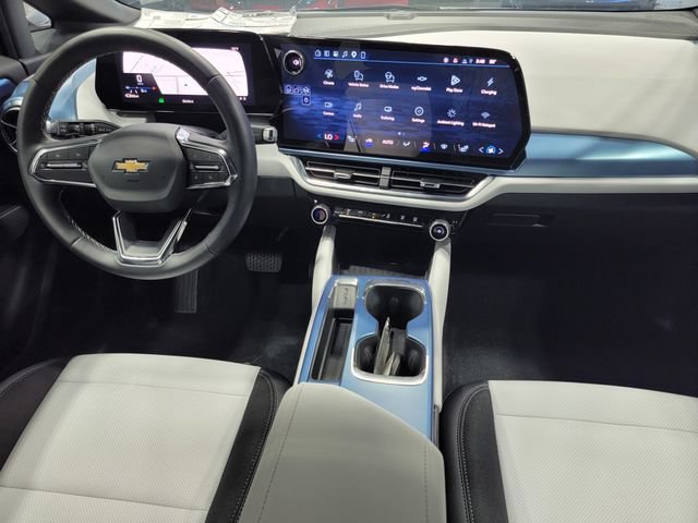 New 2026 Chevrolet Equinox EV LT FWD image 30