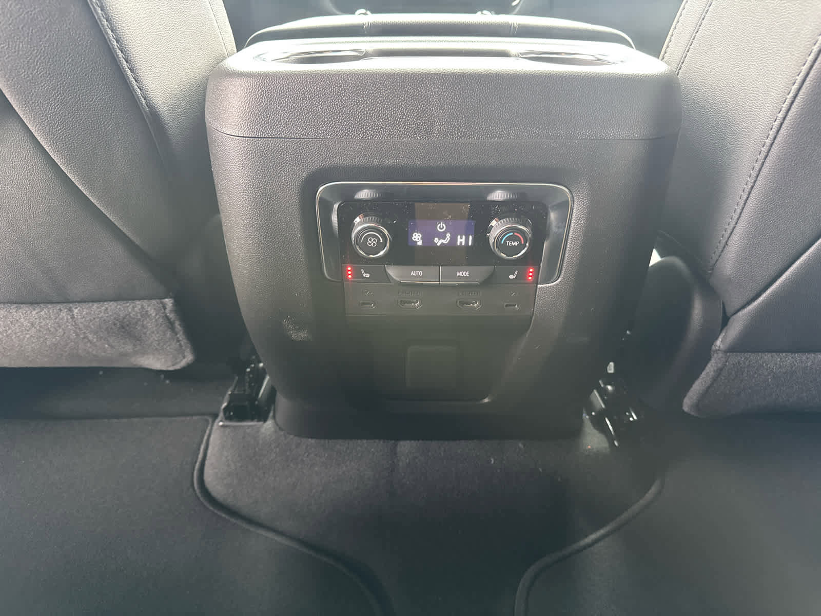 New 2026 Chevrolet Suburban Premier image 40