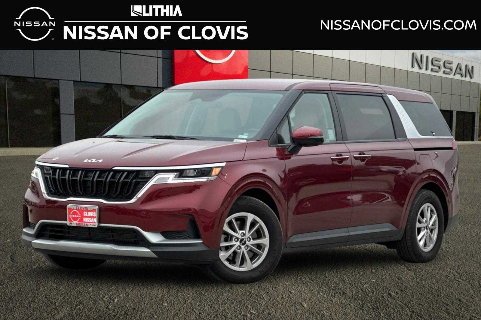 Used 2024 Kia Carnival LX image 1