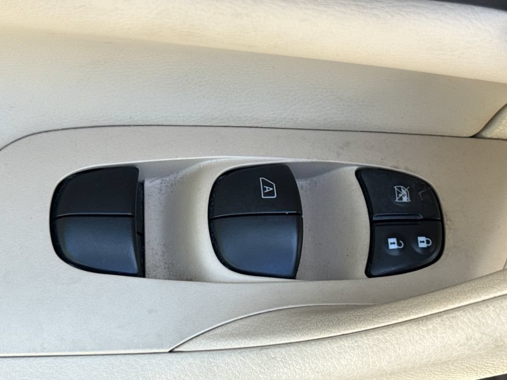 Used 2016 Nissan Altima 2.5 SV FWD image 14