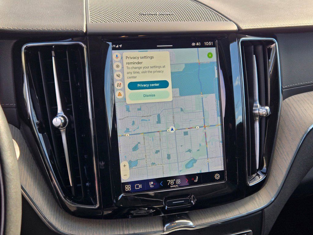 Used 2022 Volvo XC60 T8 Inscription w/ Advanced Package image 25